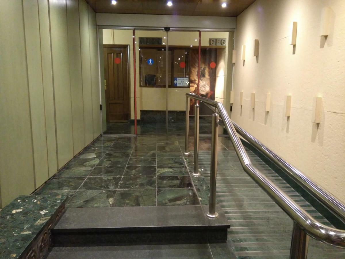 Centro Plaza Guzman Apartment Leon Bagian luar foto